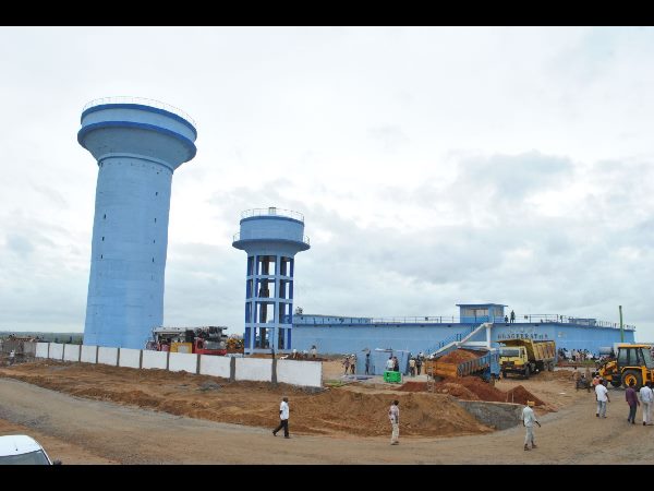 చంద్రబాబు బెదిరింపు: ఫ్రెండ్ షిప్ డే రోజున కేసీఆర్‌‌తో మోడీ