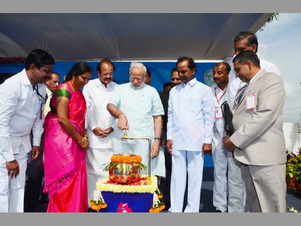  గజ్వేల్ సభలో నోరు జారిన ప్రధాని మోడీ 