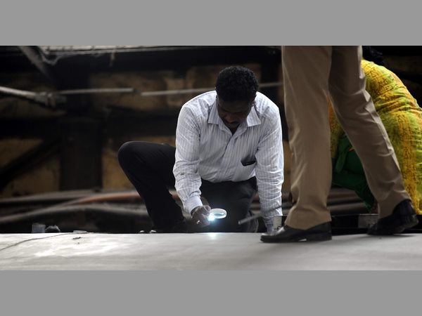 చెన్నైలో రైలు పైకప్పుకు రంధ్రం చేసి రూ. 342 కోట్ల చోరీ