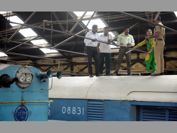 చెన్నైలో రైలు పైకప్పుకు రంధ్రం చేసి రూ. 342 కోట్ల చోరీ