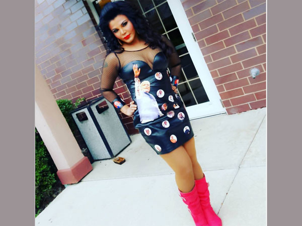 రెచ్చిపోయిన రాఖీ : సెక్సీ డ్రెస్ పై మోడీ ఫోటోలతో..