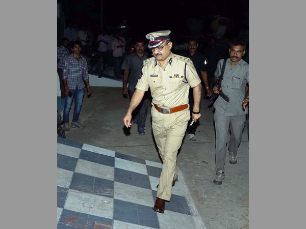  పోలీసులకు ఇన్ఫార్మర్‌గా