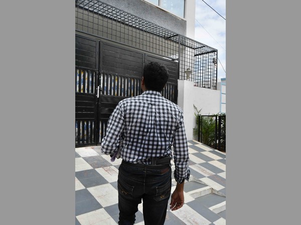 నయీం ఇంట్లో తనిఖీలు