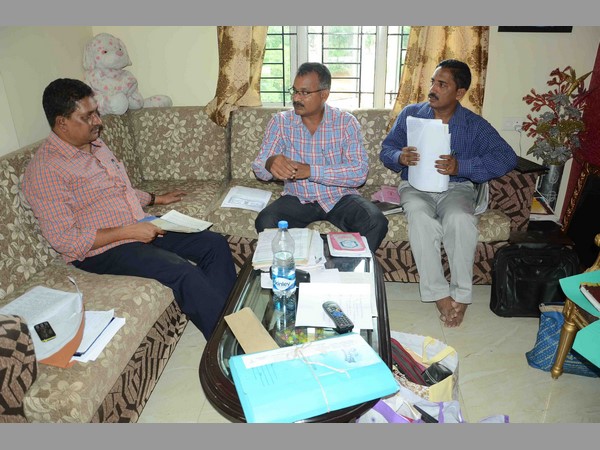 కూలీగా మొదలెట్టి, కోట్లు సంపాదించాడు 