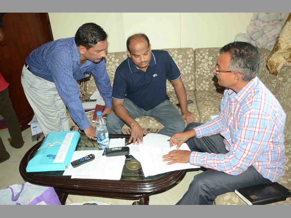 కూలీగా మొదలెట్టి, కోట్లు సంపాదించాడు 