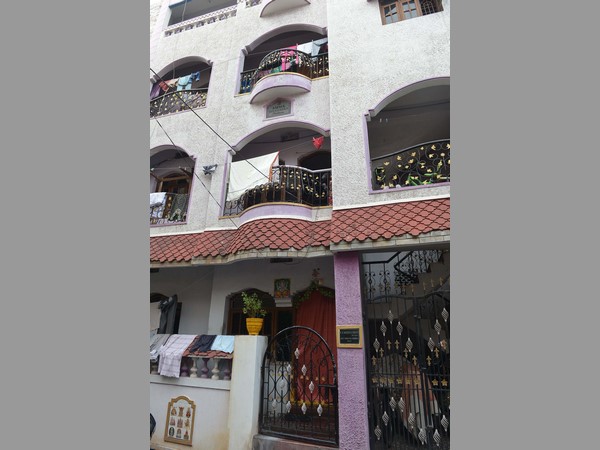 కూలీగా మొదలెట్టి, కోట్లు సంపాదించాడు 