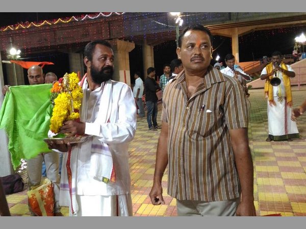 కేసీఆర్ పుష్కర స్నానం