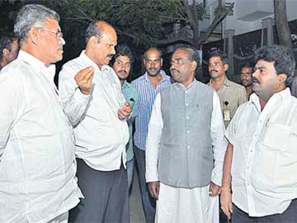 రావెల ఆహ్వానం వెనుక చంద్రబాబు రాజకీయం