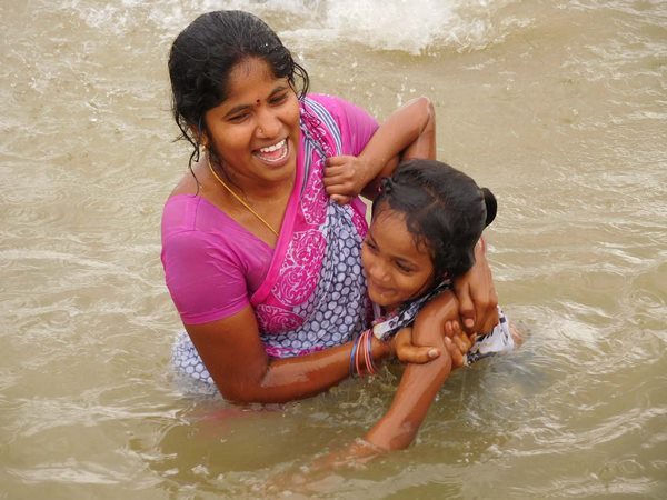  తొలిరోజు వెల వెల: రెండో రోజుకు కృష్ణా పుష్కరాలు