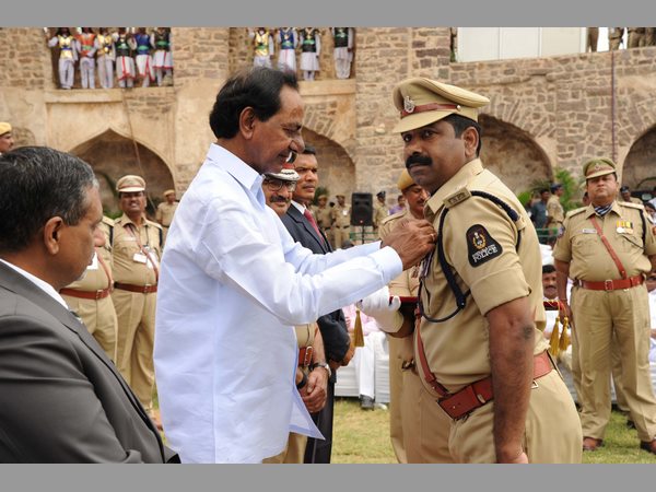  కర్నాటకతో..