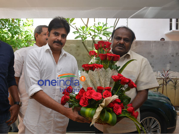 పవన్‌ కళ్యాణ్‌తో కర్ణాటక మాజీ సీఎం హెచ్‌డి కుమారస్వామి