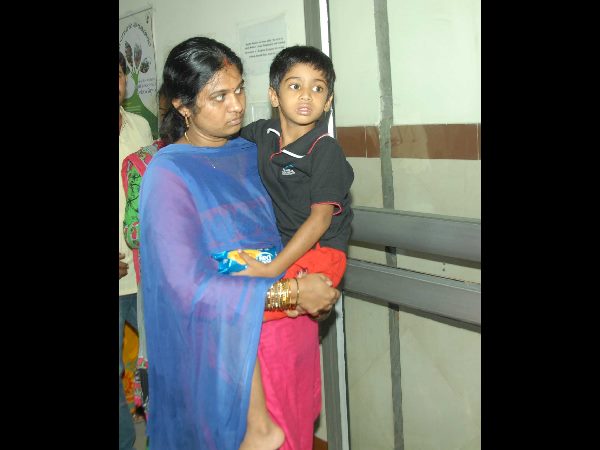 ఎస్ఐ భార్య, కుమారుడు