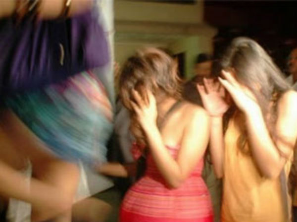 Sex racket busted in Delhi, eight booked Sex racket busted in Delhi, eight booked