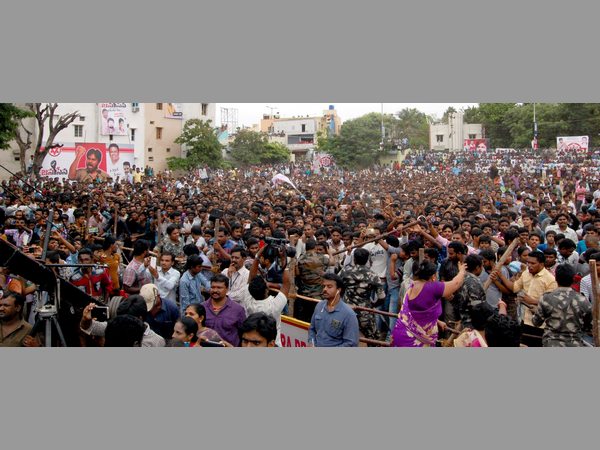 నాలుగు ముక్కల హిందీ నేర్చుకోండి