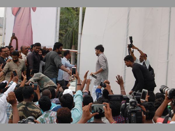 మేడమ్ ప్లీజ్.. సార్ ప్లీజ్..