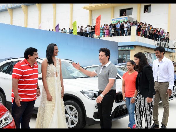 నవ్వులు విరిశాయి