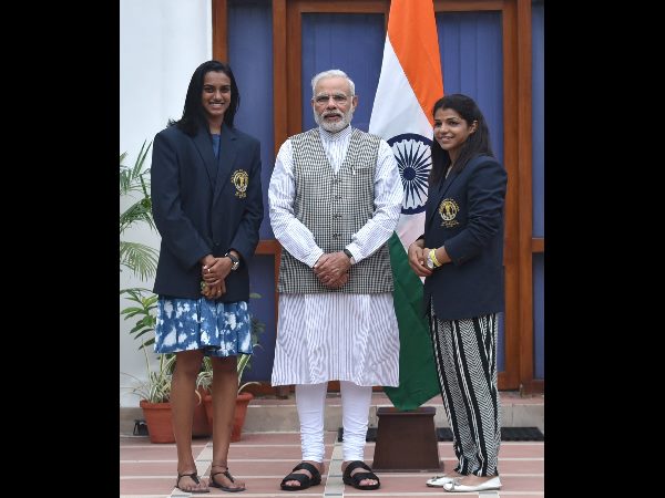 మోడీతో సింధు, సాక్షి