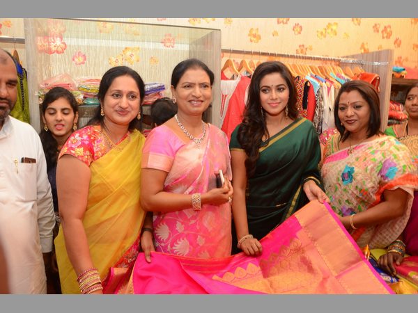 డీకే అరుణ, పూర్ణ