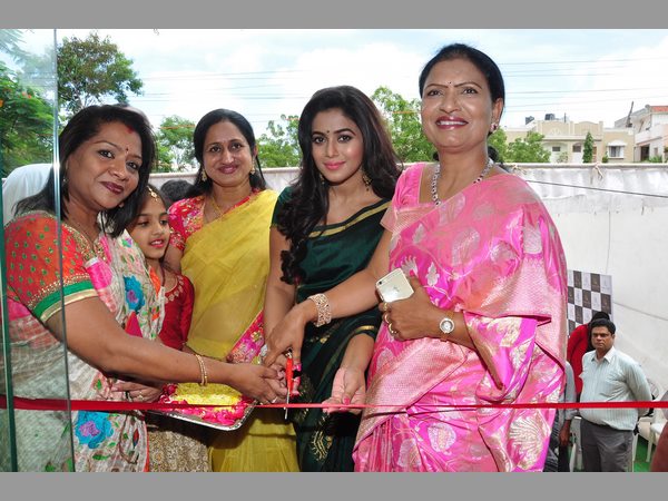 డీకే అరుణ, పూర్ణ