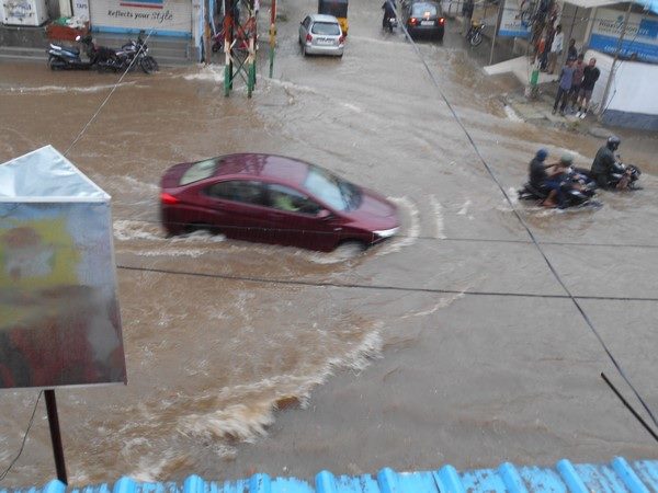 స్కూళ్లకు సెలవు