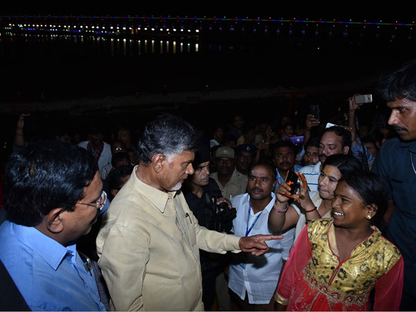Chandrababu asks Pushkara devotees about arrangements Chandrababu asks Pushkara devotees about arrangements