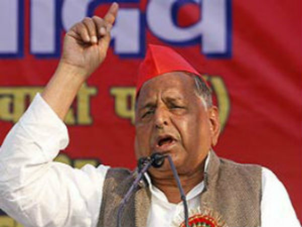 Uttar Pradesh Chief Minister Akhilesh Yadv trolled . by fater Mulayam Uttar Pradesh Chief Minister Akhilesh Yadv trolled . by fater Mulayam