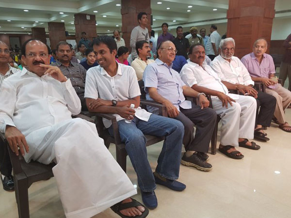 Minister Venkaiah Naidu Praises Pv Sindhu and Pullela Gopichand at vijayawada Minister Venkaiah Naidu Praises Pv Sindhu and Pullela Gopichand at vijayawada