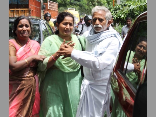 అరుపులు వినిపించలేదు..