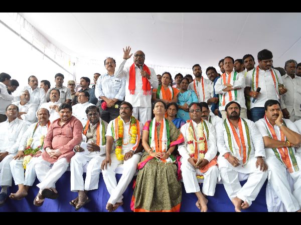 జిల్లాల కోసం పోరాటం