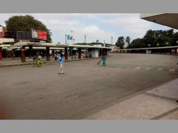 మెజిస్టిక్‌లో బస్సులు సీజ్