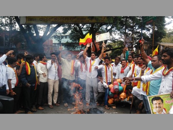 వెనక్కి తగ్గం