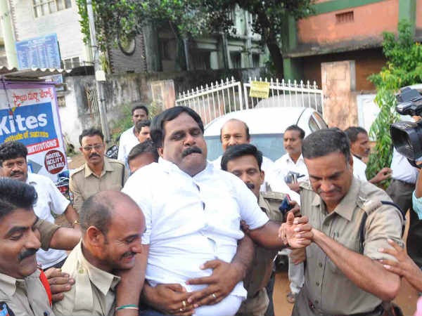 కాకినాడలో..