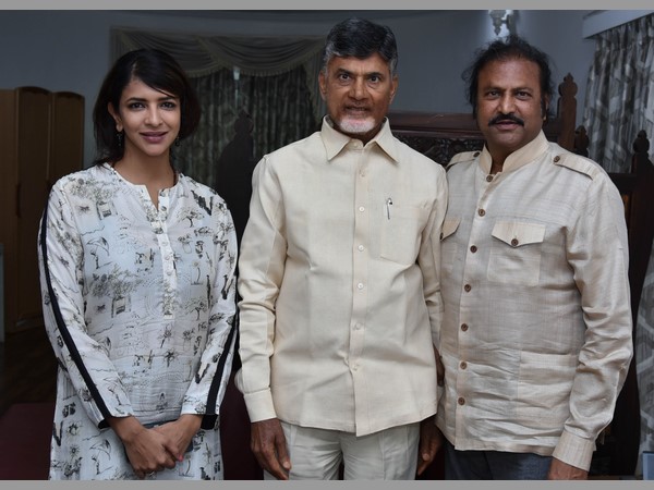 చంద్రబాబుతో మోహన్ బాబు, లక్ష్మీ