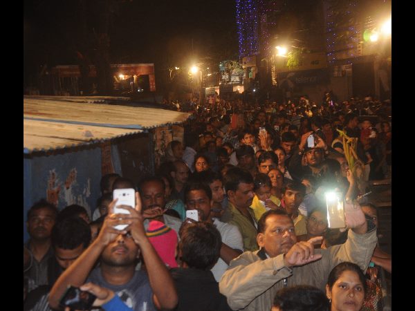 బారులు తీరిన భక్తులు బారులు తీరిన భక్తులు