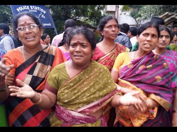 విలపించిన కుటుంబసభ్యులు