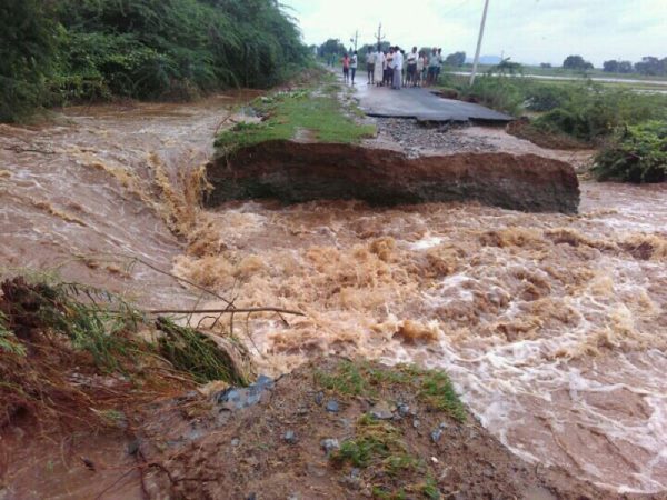గండ్లు పడ్డాయి