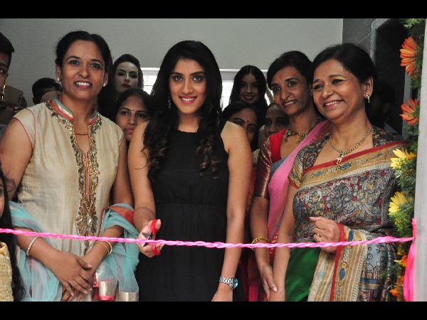  ప్రారంభిస్తూ..