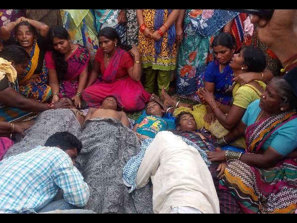 చిన్నారుల మృతదేహాలు