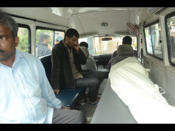 మిత్రుడితో కలిసి హాస్టల్లో మిత్రుడితో కలిసి హాస్టల్లో