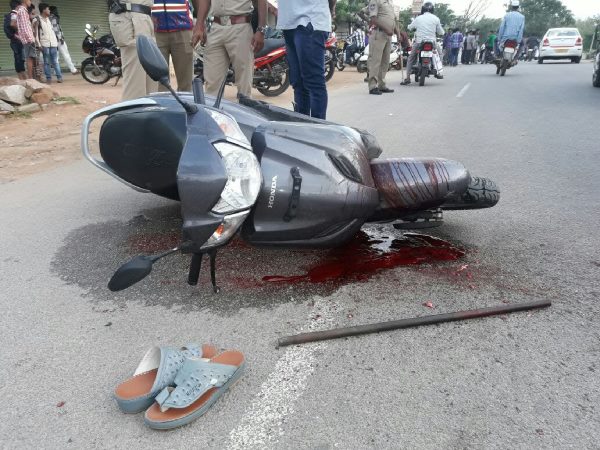 నడిరోడ్డుపైనే..