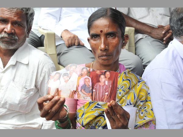 విషపు చెట్టును వదిలి..