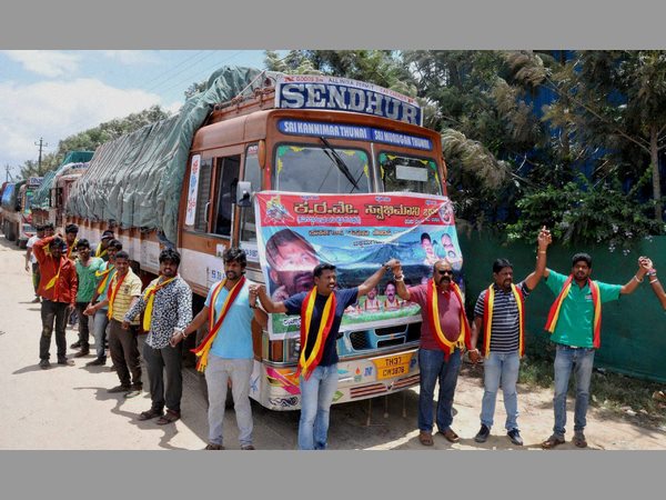 రెండు లక్షల మంది తమిళులు