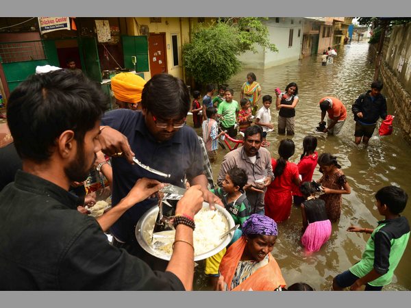  కూకట్‌పల్లి నుంచి అమీర్‌పేట వరకు ట్రాఫిక్ జామ్