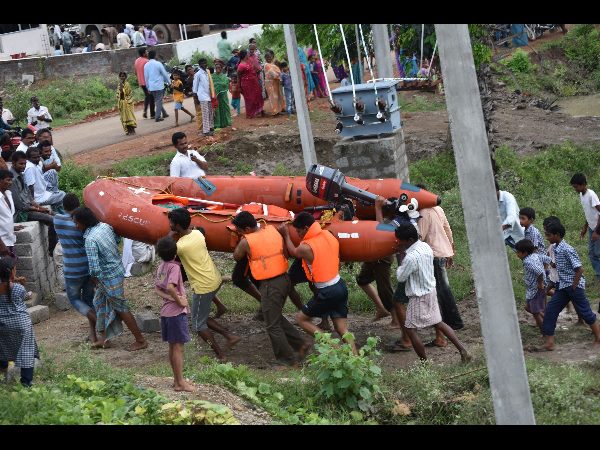 సురక్షితంగా బయటపడ్డారు