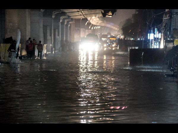 రైళ్ల నిలిపివేత