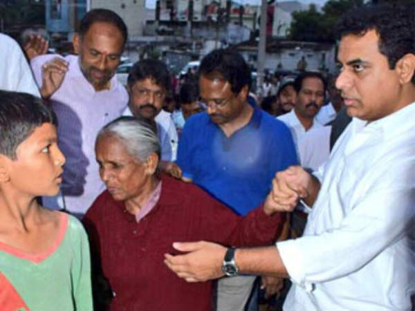 ఫొటోలు తీసేందుకు ఉత్సాహం ఫొటోలు తీసేందుకు ఉత్సాహం