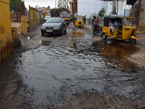 ప్రయాణీకులకు నరకం