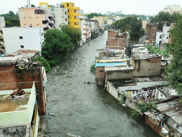 ఆ రోడ్లలో ఇబ్బంది