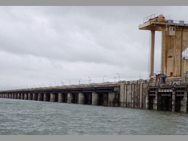 నిజాం సాగర్‌లోకి వరద నీరు