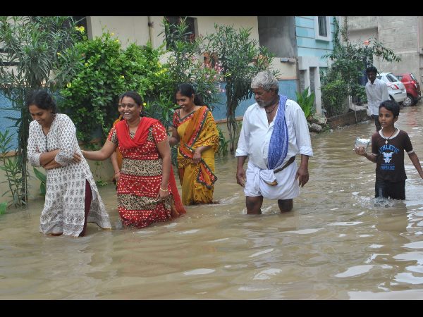రోడ్లకు మరమ్మతులు